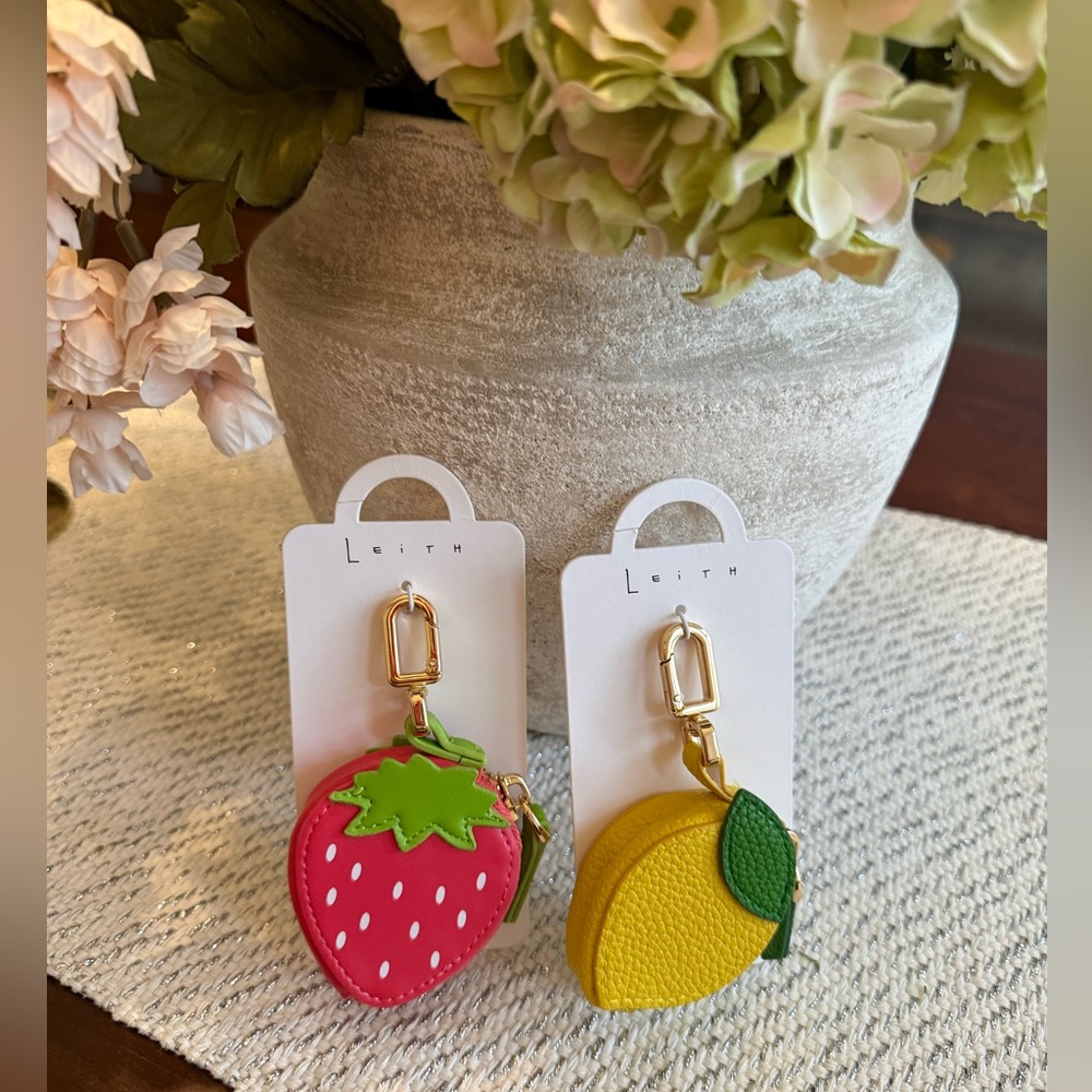 NWT! 🍋 Cute bag charm or Keychain. Zippered. AirPod case, coin pocket accessory